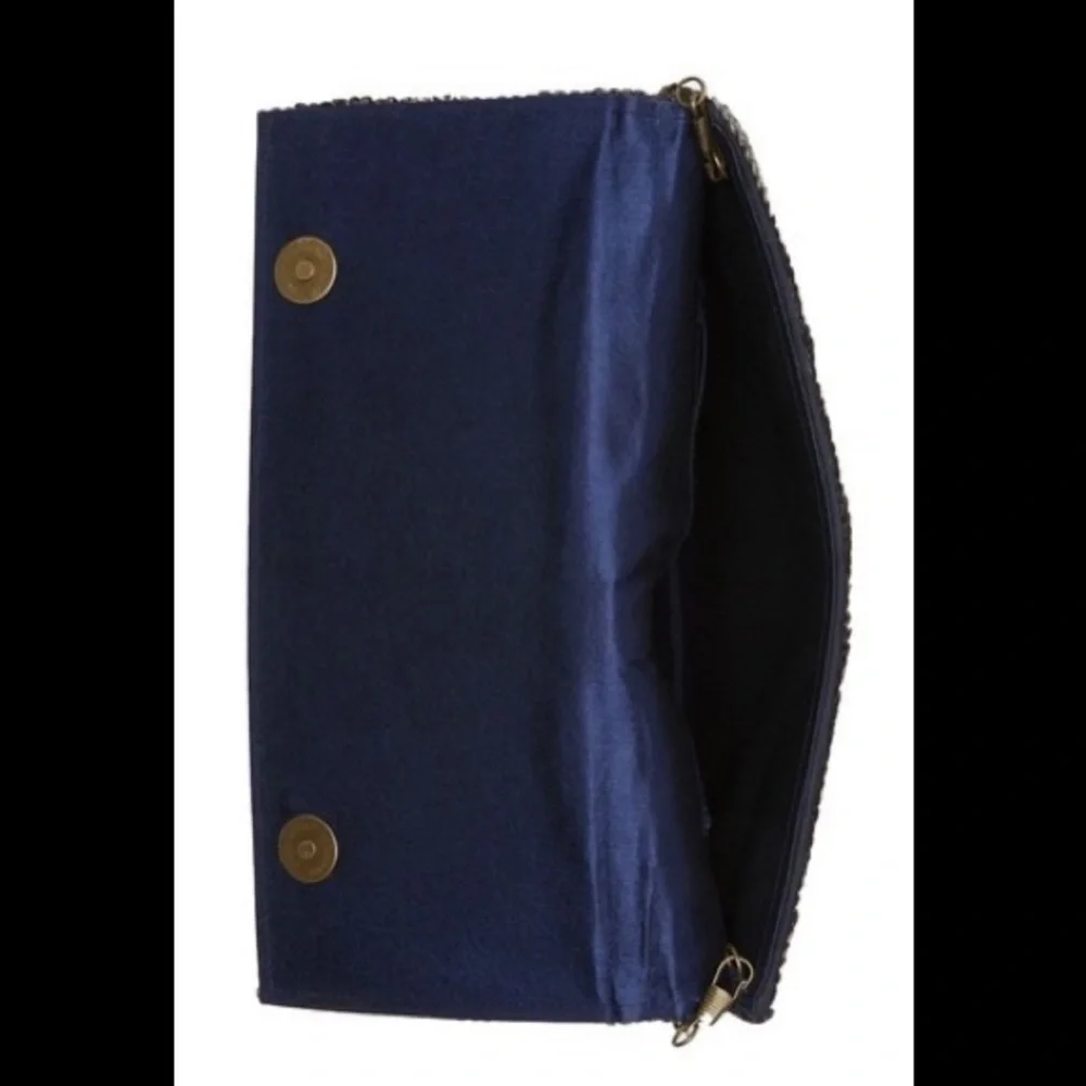 Gorgeous embroidered sequins clutch
